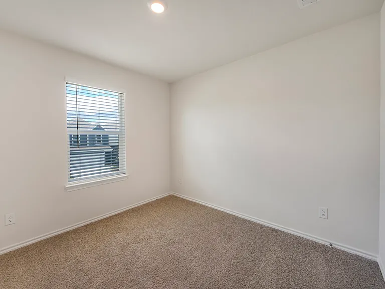 1900 Bluebonnet Ln — Photo 7
