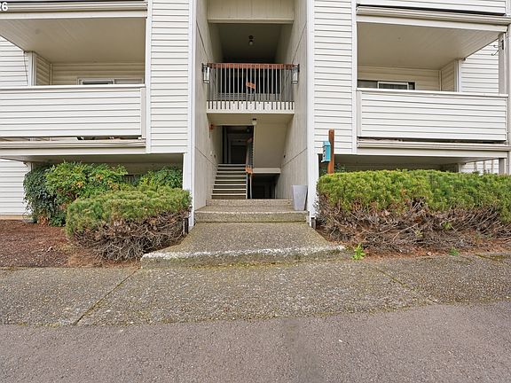 2nd image of 11040 SW Greenburg Rd APT 311