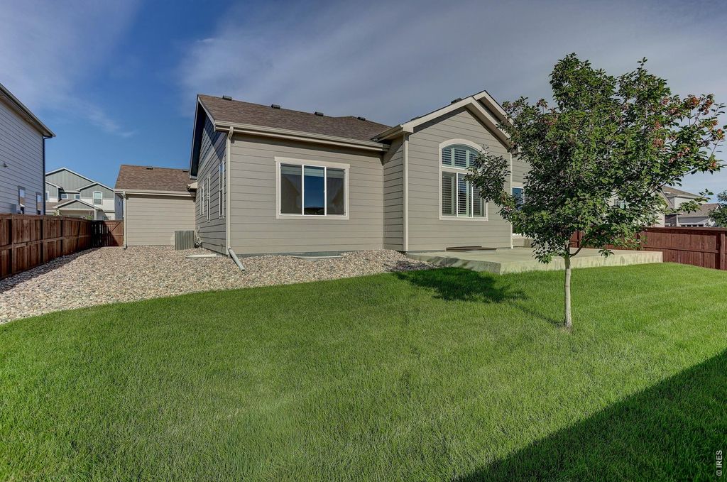 5674 Ault Dr