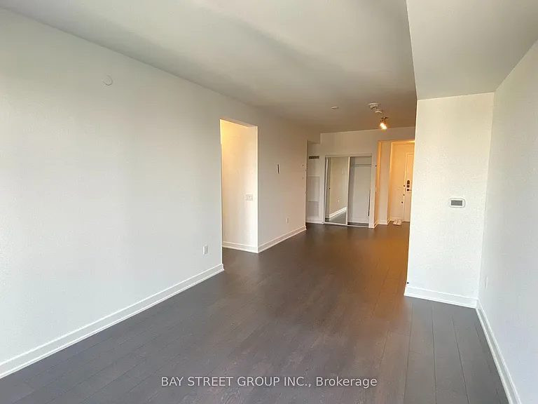 105 Oneida Cres #2205 — Photo 9