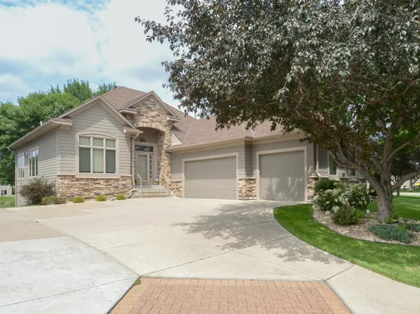 2380 Lehman Ln NE, Blaine, MN 55449