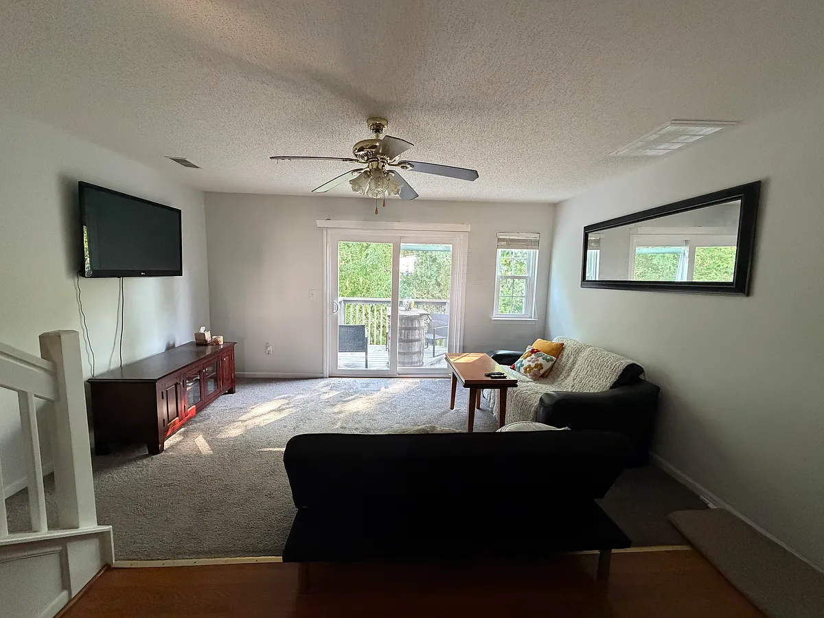 Building Photo - 7909 Shadow Oak Dr #7909
