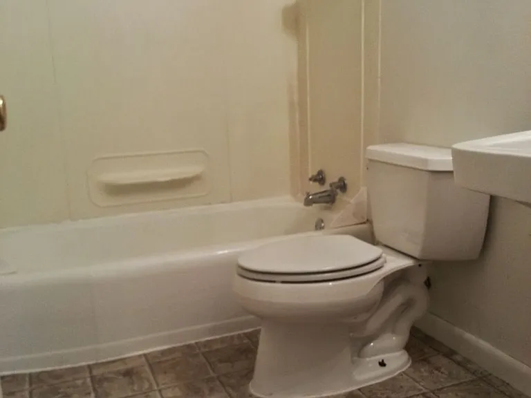 3831 Saint Paul Ave — Photo 4