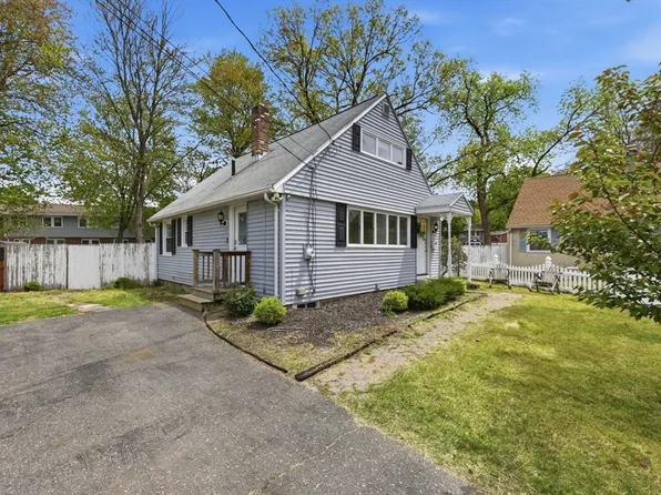 49 Canterbury Rd, Springfield, MA 01118