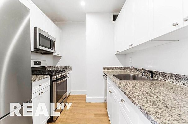 1st image of 53 Park Pl APT 4