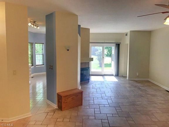 4th image of 276 Vista Cir #18C