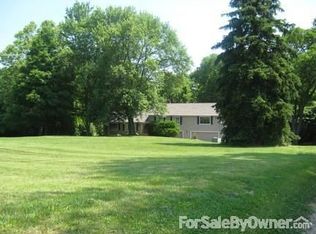 44 Locust Hill Rd, Cincinnati, OH 45245