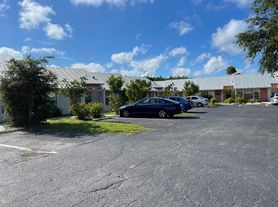 7392 Constitution Cir, Fort Myers, FL