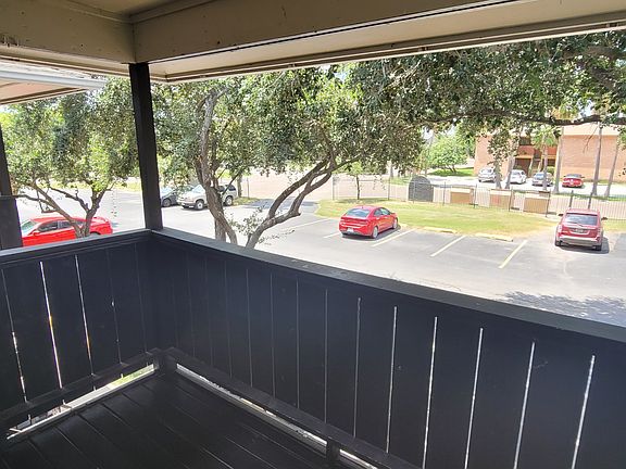 3rd image of 2606 Los Amigos Dr APT 13