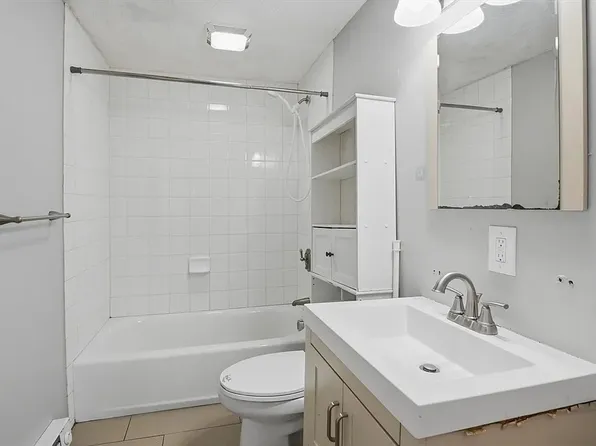 31 Aetna St APT 3, Worcester, MA 01604