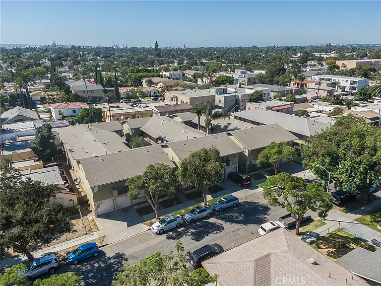 2309 Cedar Ave — Photo 14