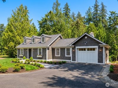 7077 NE Ridge Lane #B, Bainbridge Island, WA, 98110