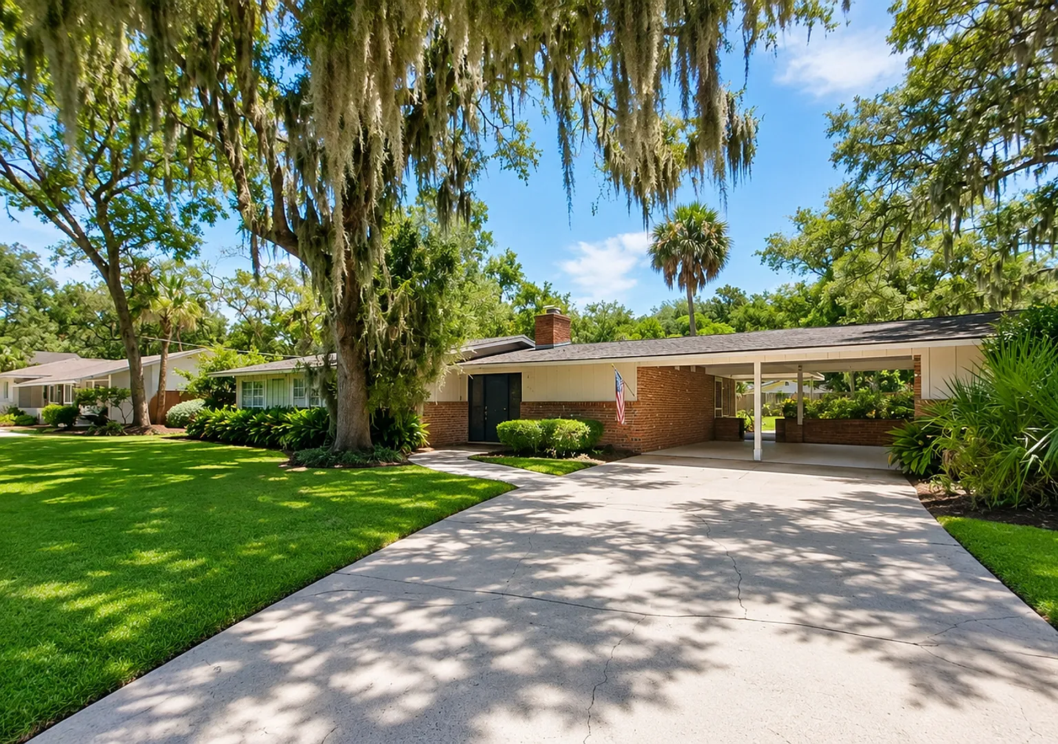 Dream Coastal Living in Neptune Beach! — Photo 2