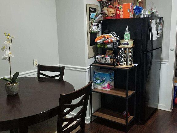5th image of 10718 S Avenue C #1
