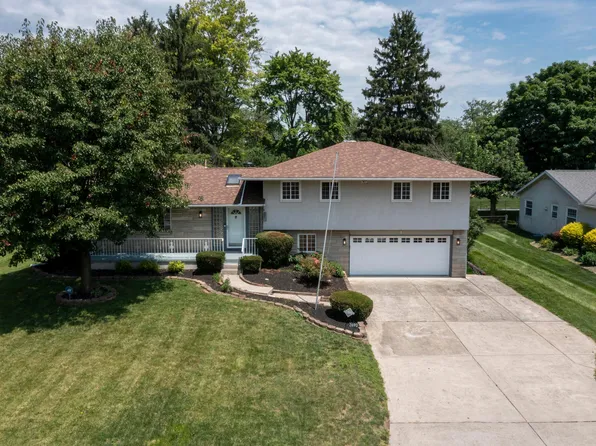 2690 Burnaby Dr, Columbus, OH 43209
