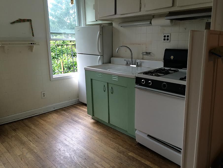 2nd image of 597 Manhattan Ave APT 02