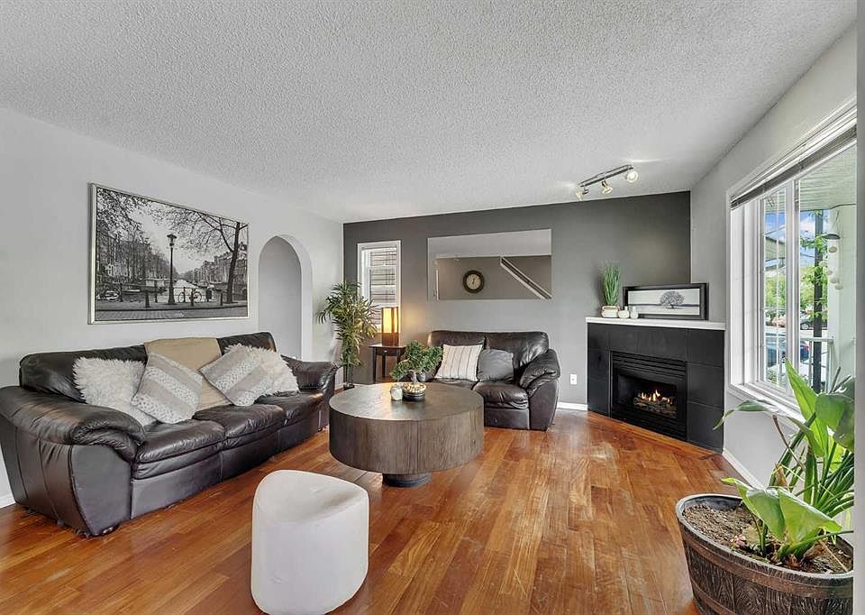 1st image of 4 N Stonegate Dr NW #27