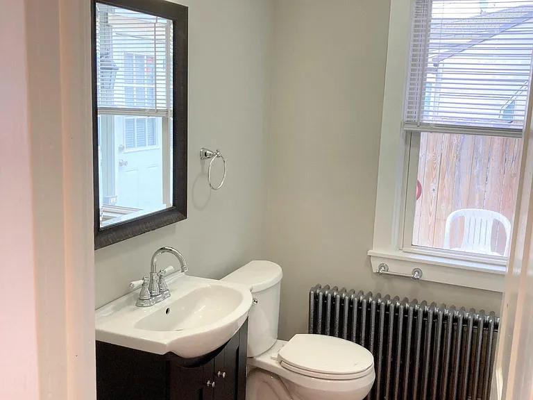 85 E Broad St #1R — Photo 7