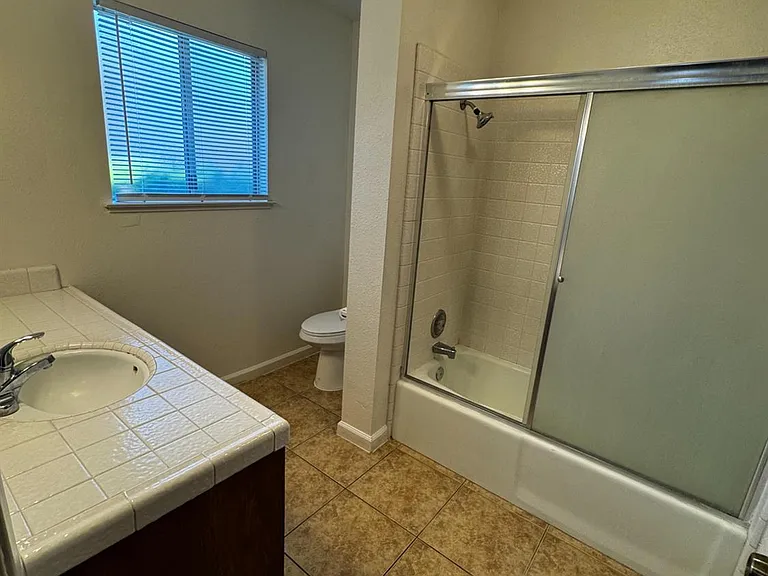 4313 N Emerson Ave #103 — Photo 12