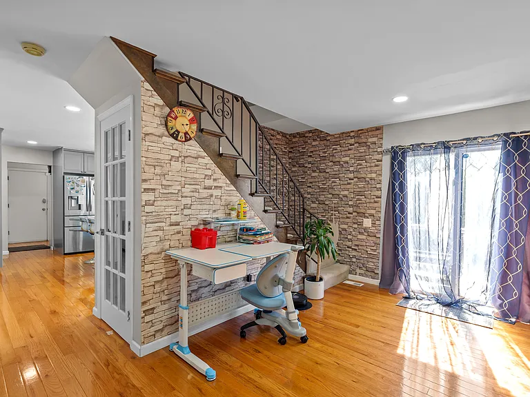1528 Woodroyal East Dr — Photo 10