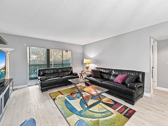 3rd image of 7286 Huntington Ln APT 402