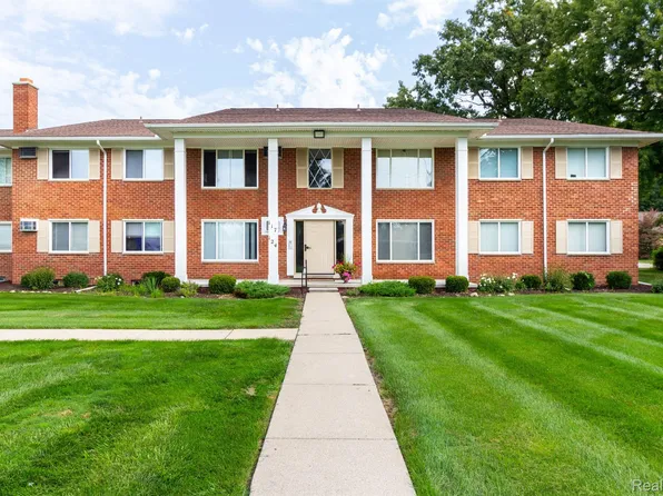 24111 Meridian Rd APT 117, Grosse Ile, MI 48138