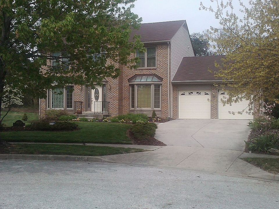 Cul de sac.  Large Double Garage