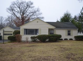 43 Winding Ln, Springfield, MA 01118