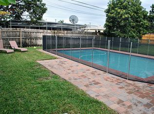 855 NE 171st St, North Miami Beach, FL 33162