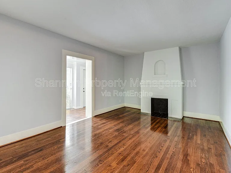 1748 Hawthorne St #B — Photo 8