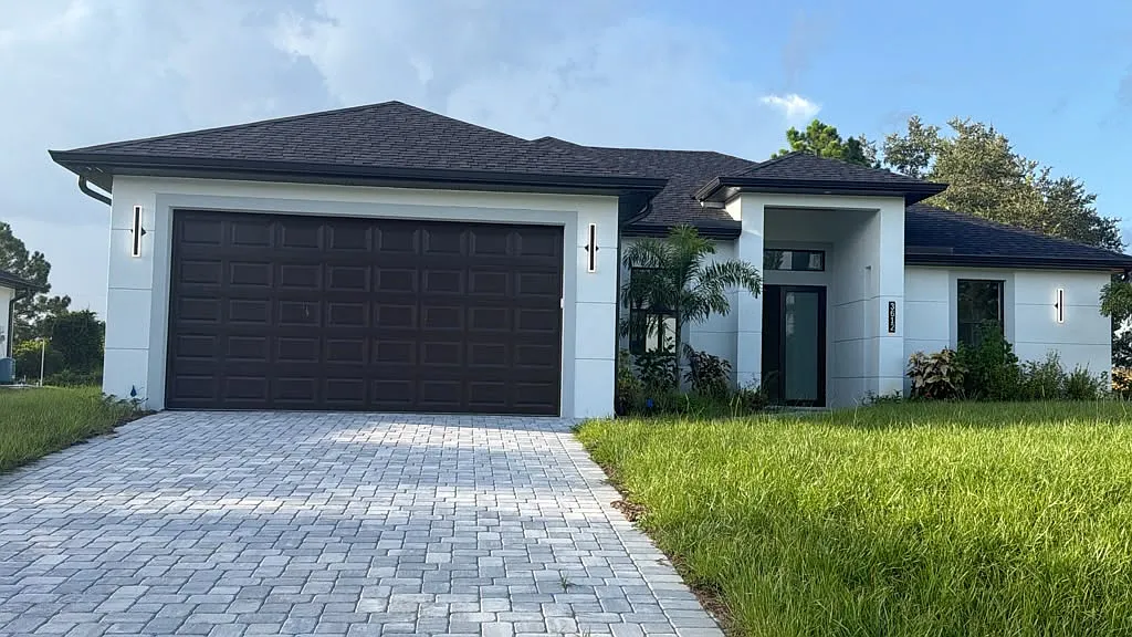 4 bed, 1950 sqft, $2,250 — Photo 1