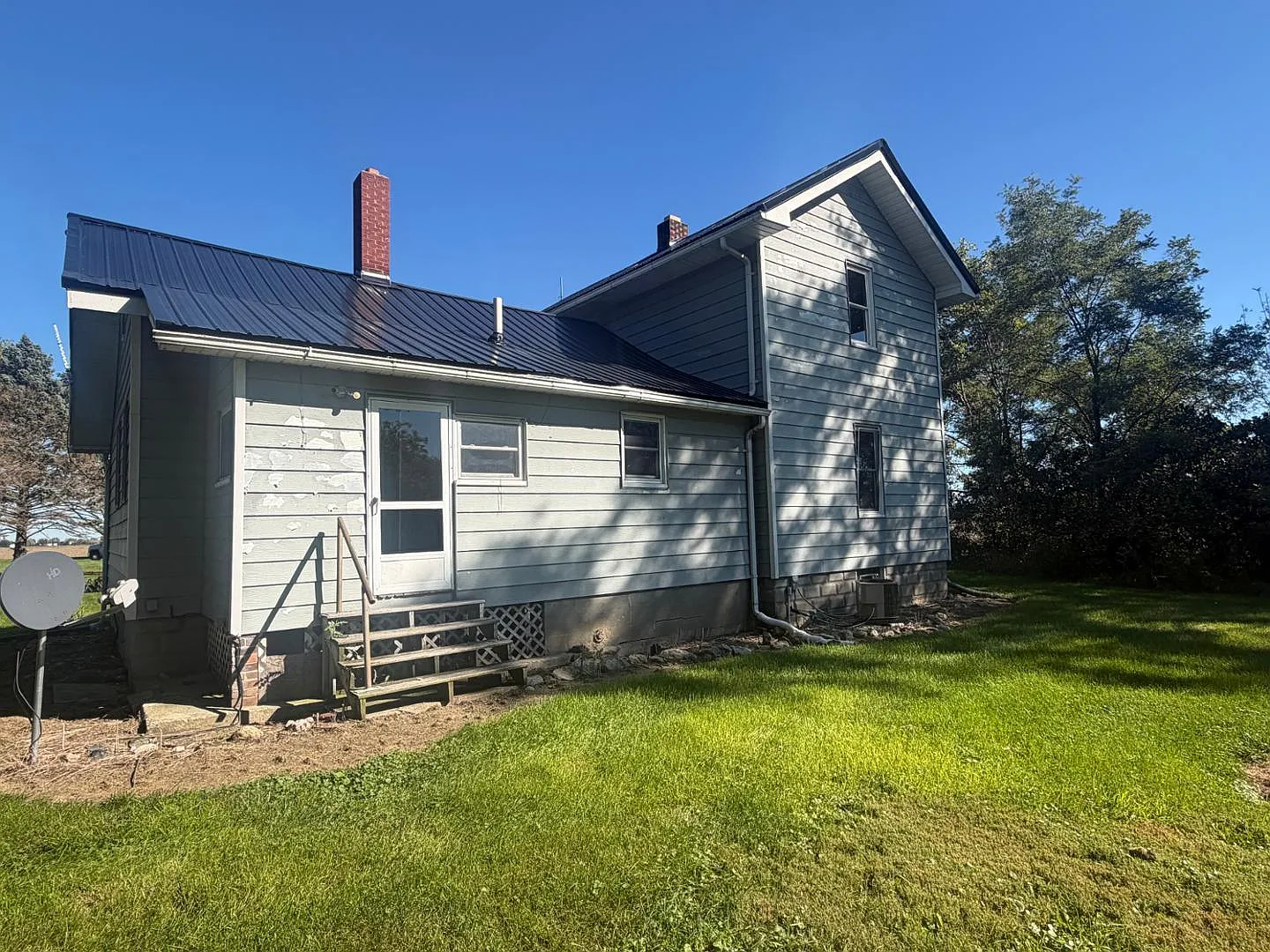 3 bed, 1.0 bath, 1424 sqft, $1,500 — Photo 3