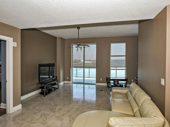 3rd image of 1431 Riverplace Blvd #1907