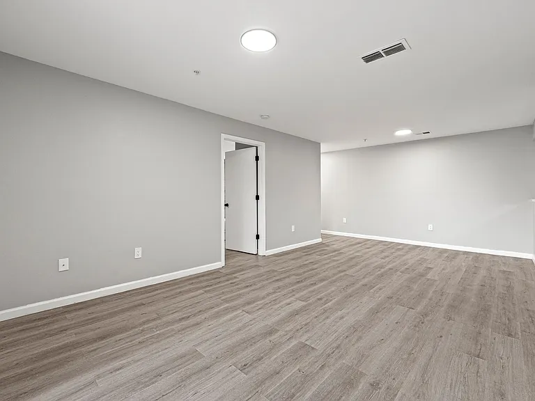 2000 Oasis — Photo 6