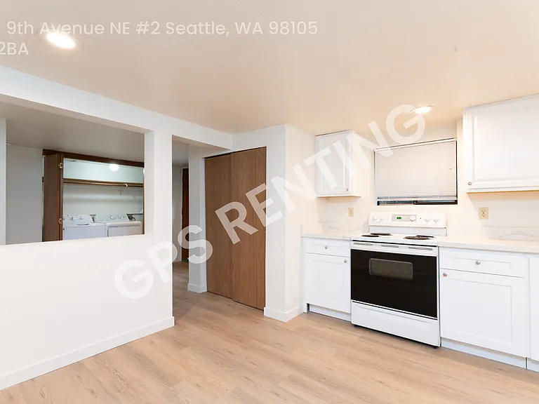 5302 9th Ave NE #2 — Photo 10