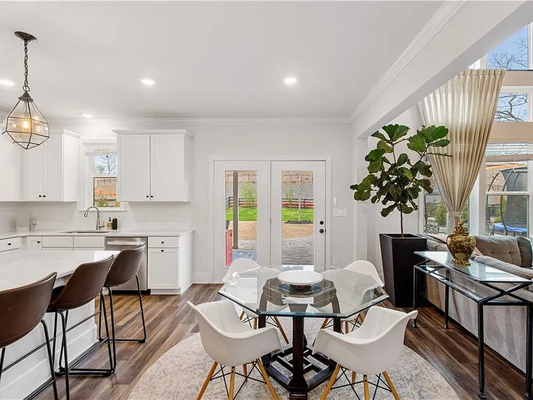 409 Carmichael Cir — Photo 26