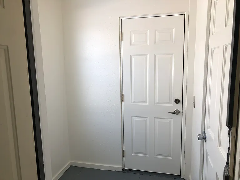 1 bed, 1.0 bath, 700 sqft, $1,100 — Photo 12