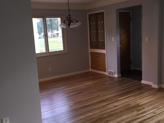 4th image of 24143 Hedgewood Ave