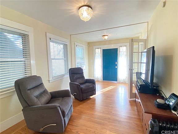 5th image of 127 Daniels Ave