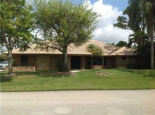 15 Berwick Rd, Palm Beach Gardens, FL 33418