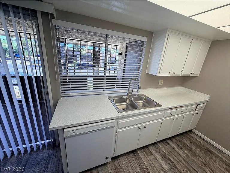 1405 Vegas Valley Dr #52 — Photo 9