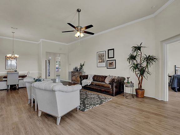 4th image of 327 Chase Oaks Pl