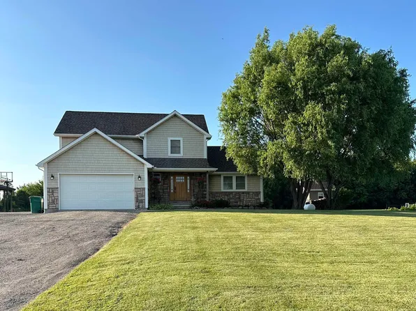 10058 Carroll Rd, Columbus, MI 48063