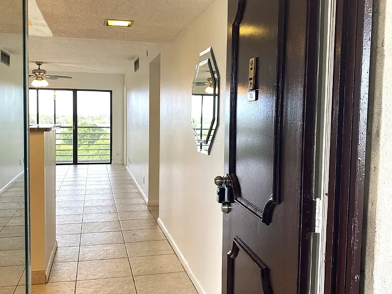 2322 S Cypress Bend Dr #711 — Photo 2