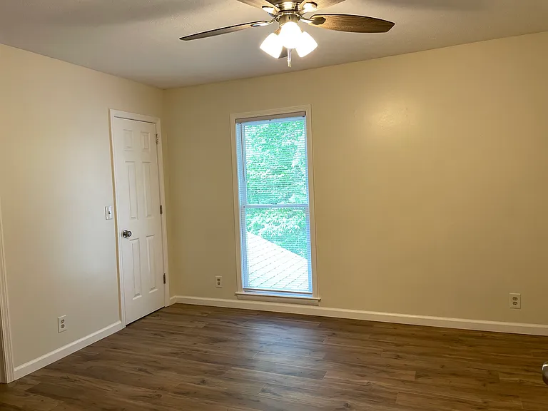 306 Leisure Ct #306 — Photo 16