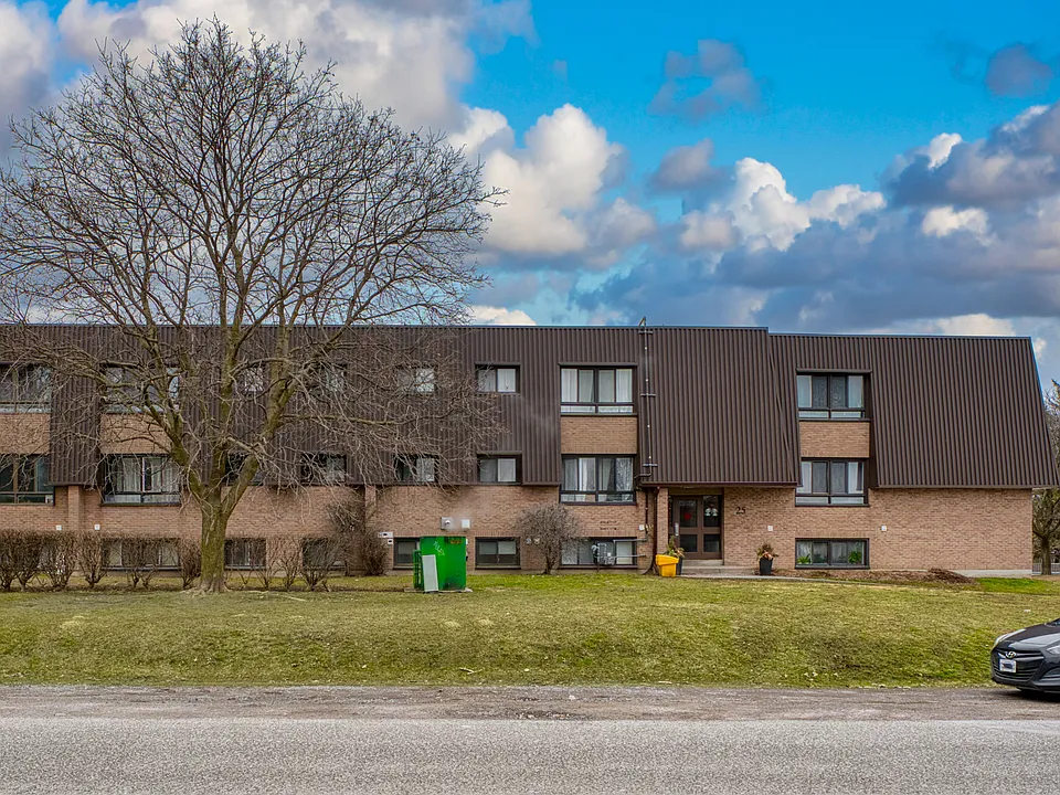 7 Briceland St #111