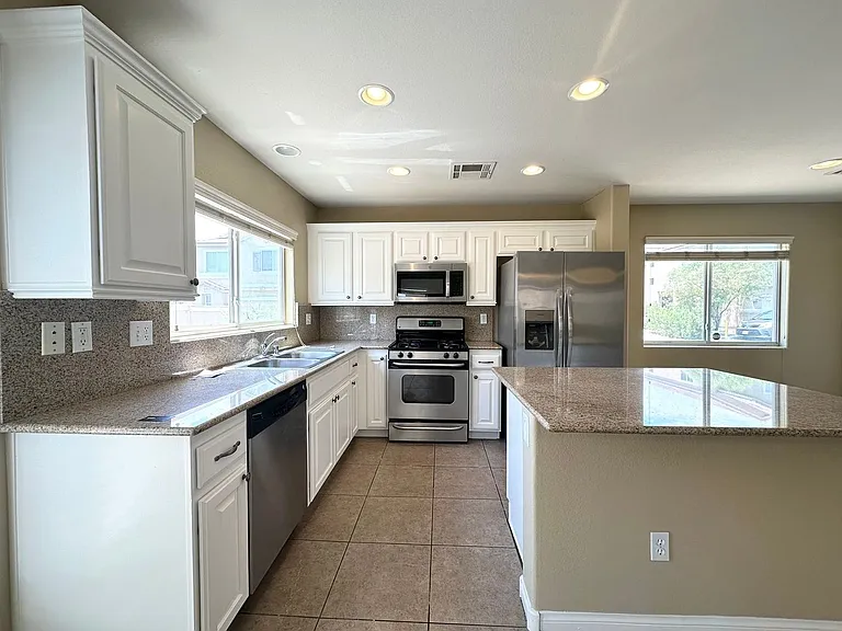 9539 Grandview Spring Ave — Photo 5