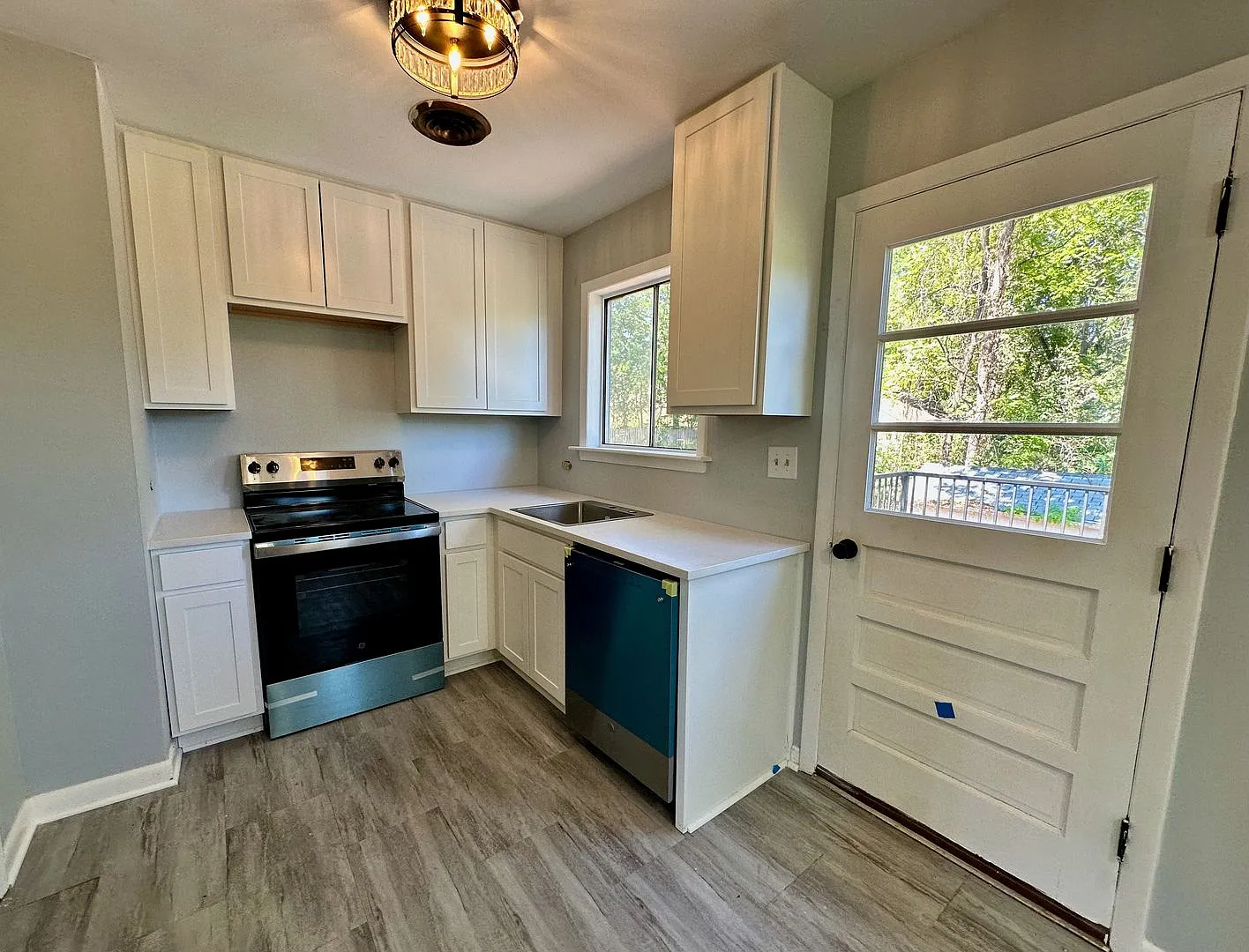 203 Palatine Ave — Photo 3
