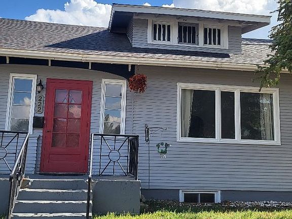 2nd image of 222 E Maple St