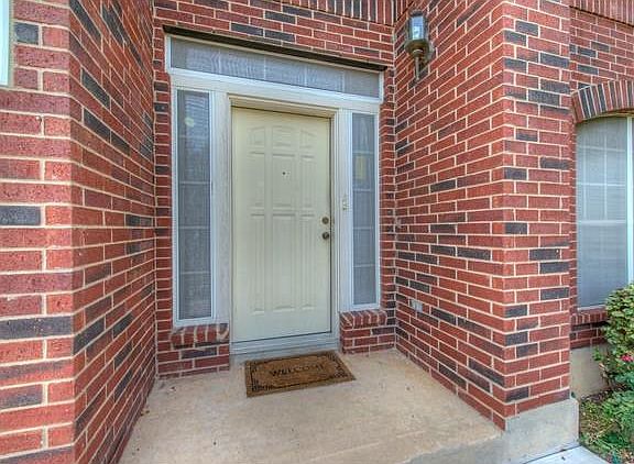 3rd image of 2701 Glenwood Trl